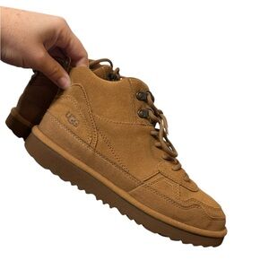 UGG Highland Hi Heritage K5, W 6.5